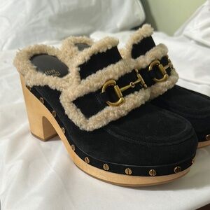 Stylish Black and Tan Women's Clogs